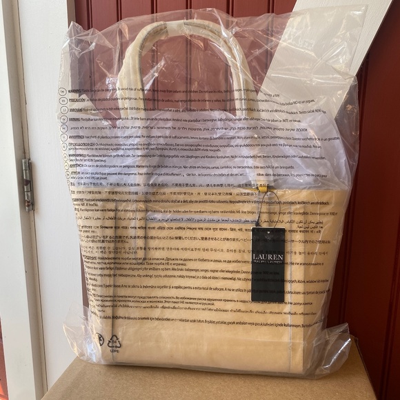 Ralph Lauren Clare Leather Tote Bag - Picture 9 of 11